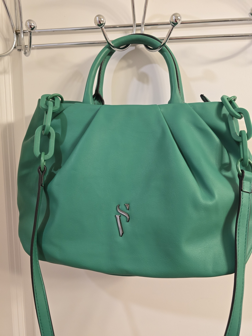 Simy Vera Wang Green Ganesa Bag with Chain-Style Strap